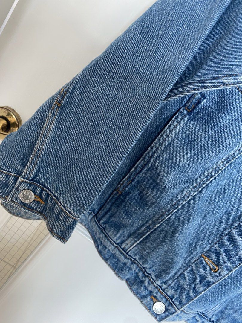 Jacket denim （分類：外套及戶外衣服）位於 Hong Kong。 由 pienagi 提交（商品編號 1437428131，圖片 4）。簡介： Jordan station meet up Sf can do also Alipay payment。