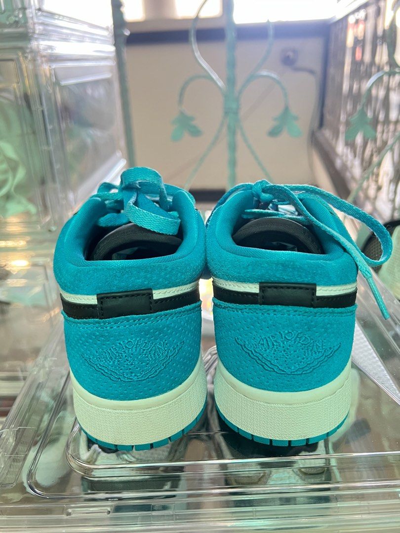 Jordan 1 Low Laser Blue (Category: Sneakers) located in Manila. Submitted by offsetx (Listing ID 1437540138, Image 3). Description: J1 low laser blue size 6y or 7/7.5 womens. 101% Authentic. From 5k down to 3k nalang No box nasira na can give replacement box. Bought before for around 7k nung hype and overprice pa Used for about 4-5x only walang pudpod. Can send more detailed pictures if interested. Reason for selling: hindi naman ginagamit naka d