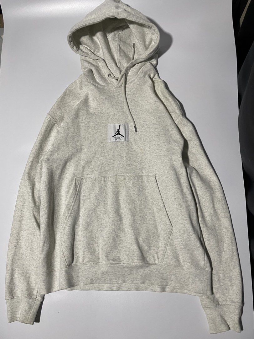 Jordan flight fleece Pull Over Hoodie (Category: Coats, Jackets and Outerwear) located in Las Pinas. Submitted by mistyger. (Listing ID 1437440600, Image 1). Description: Colorate 10/10 Issue:minor stain,minor scratch Good condition Masikip both ribbings.