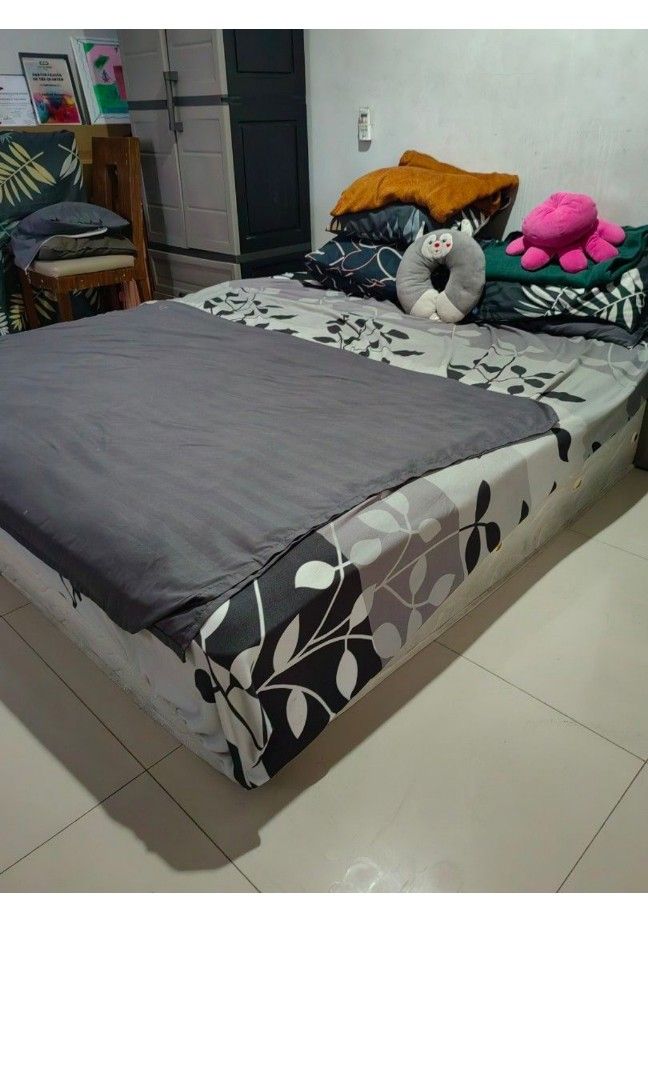 BEAUTYREST MATTRESS KING SIZE BED (Category: Bed Frames & Mattresses) located in Pasay City. Submitted by mustloveanj26 (Listing ID 1437458285, Image 3). Description: Orig price ₱120,000 Bangkal makati loc📍 RTS: Maglilipat na po ng bahay need mag bawas ng gamit.