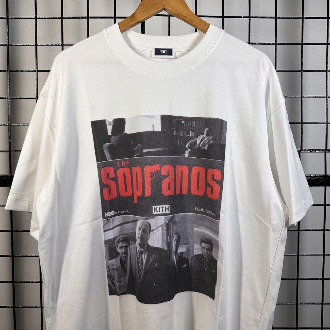 KITH X SOPRANOS (Category: Activewear) located in Talavera. Submitted by puppyinsane (Listing ID 1437561491, Image 2). Description: Large Length: 29 Width: 23 Brand new & complete .