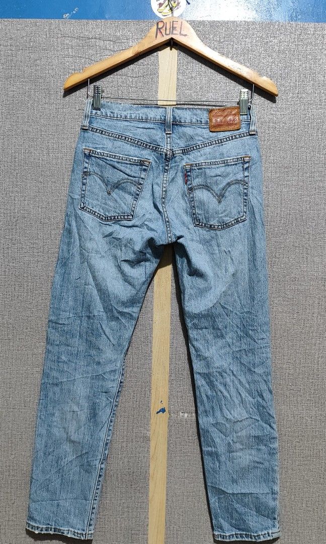 LEVI'S 501 FLY BUTTON TEENS JEANS (Category: Jeans) located in Manila. Submitted by rumarabe (Listing ID 1437510462, Image 1). Description: LEVI'S 501 FLY BUTTON TEENS COMPLETE TAGS SIZE: W25 L28 ON TAG ACTUAL: 28-29 X36.5 IN VERY GOOD CONDITION BICOL LOCATION.