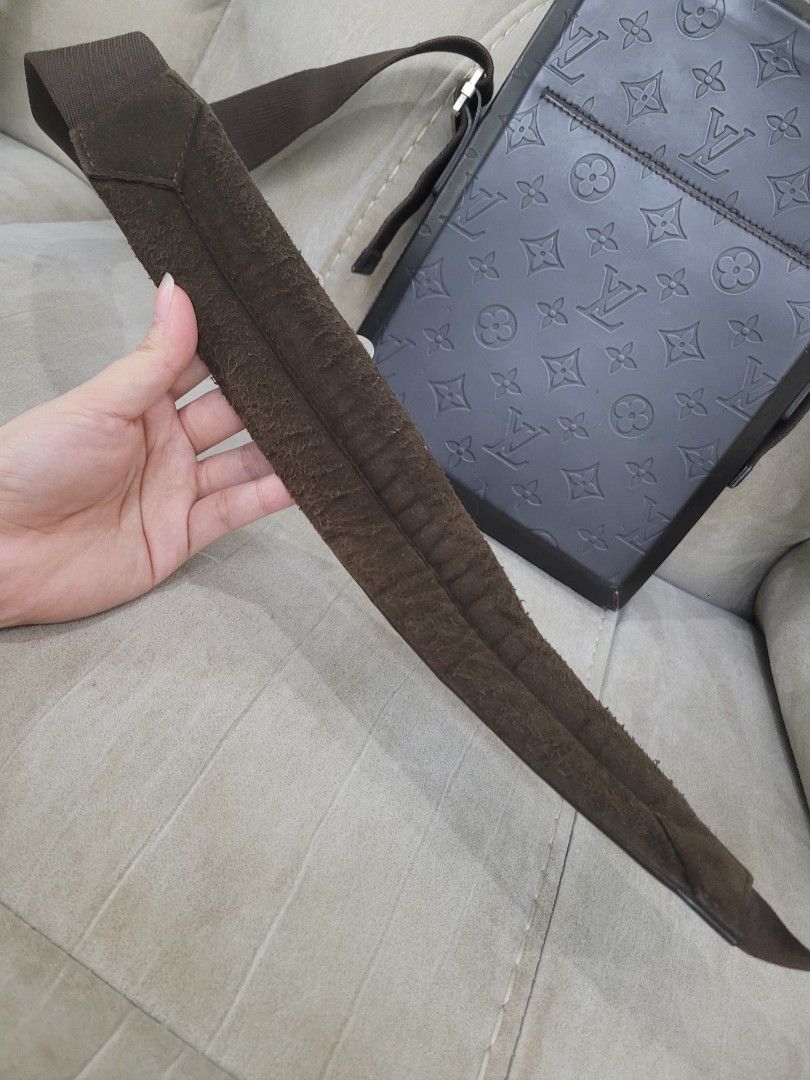 Guaranteed Auth Louis Vuitton Monogram Messenger Bag (Category: Luxury Bags & Wallets) located in Antipolo. Submitted by dlolin (Listing ID 1437435945, Image 2). Description: - Dark brown messenger bag - Embossed Louis Vuitton monogram pattern - Adjustable shoulder strap - Rectangular shape - Flap closure - Textured strap - Made of leather.