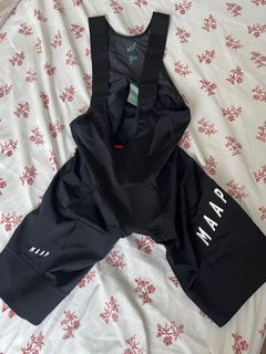 (Category: ) located in . Submitted by cyclinggoods (Listing ID 1437580586, Image 1). Description: .