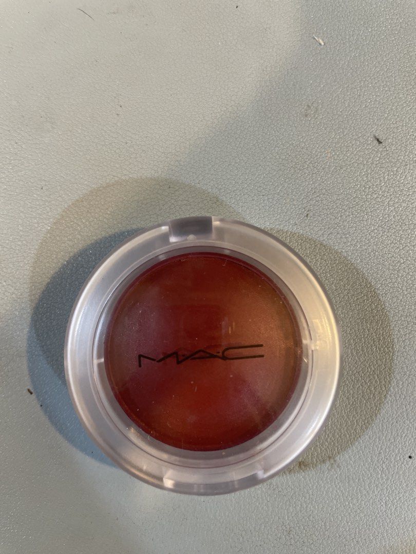MAC Glow Play Cushiony Blush Big Diva Energy (Category: Makeup) located in Quezon City. Submitted by kygo.1128 (Listing ID 1437552304, Image 1). Description: - Authentic MAC blush - Reddish-brown shade - barely used (swatch once).