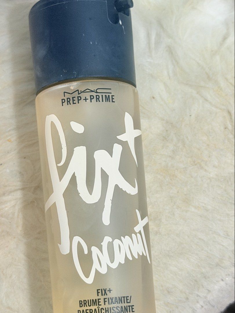 MAC Prep + Prime Fix+ Coconut Skin Refresher Finishing Mist. (Category: Face Care) located in Taguig. Submitted by ellasee (Listing ID 1437578270, Image 2). Description: 90% cóntėnť This is a lightweight mist of water packed with vitamins and minerals, designed to instantly boost hydration and refresh skin.The formula is infused with a blend of green tea, chamomile, and cucumber to soothe and calm the skin.It serves as a multipurpose product that