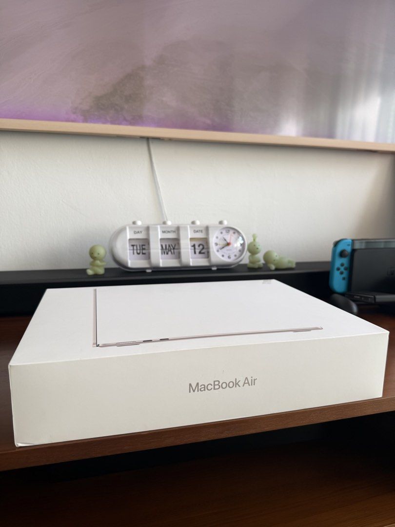 MacBook Air451892397160550400