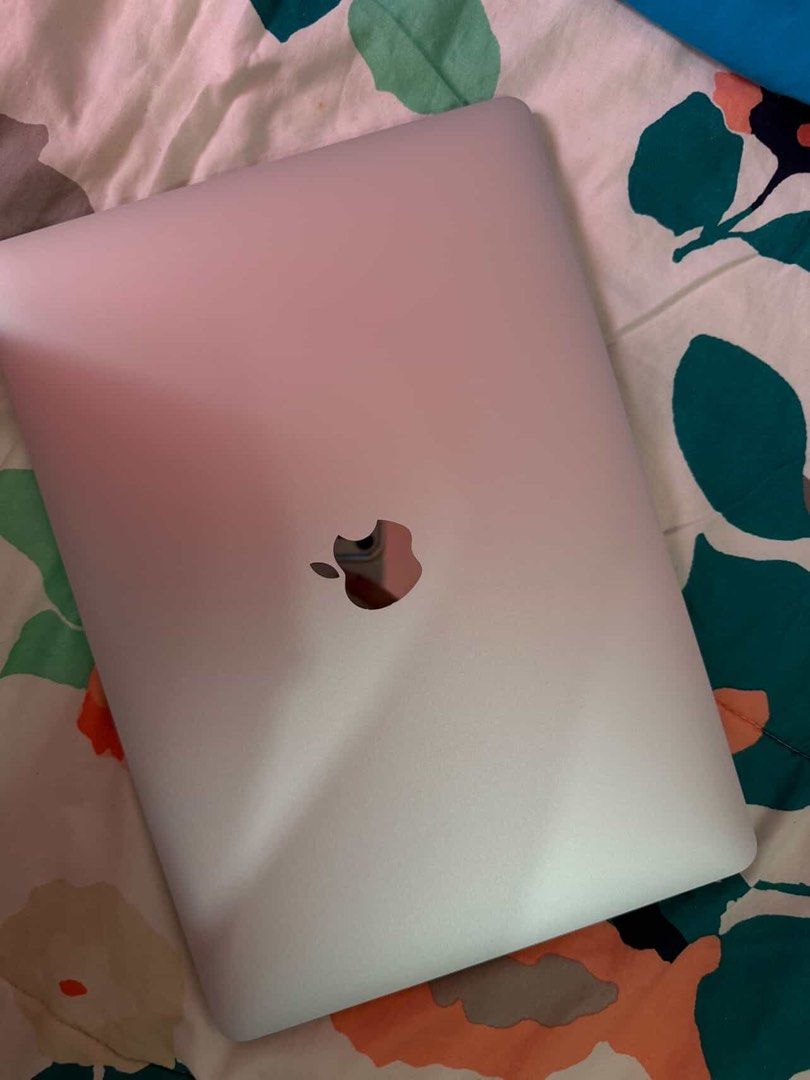 Macbook M1 8GB RAM | 256GB SSD (Category: Laptops & Notebooks) located in Cebu City. Submitted by dominicviado (Listing ID 1437261735, Image 3). Description: MacBook Air M1 (Base Model) • 8GB RAM | 256GB SSD • 100% Battery Health - only 6 charge cycles (meaning, almost never used) • No dents, very clean condition • Includes charger, stickers, receipt. • P35,000 only, sulit for students, wh, creatives etc.....