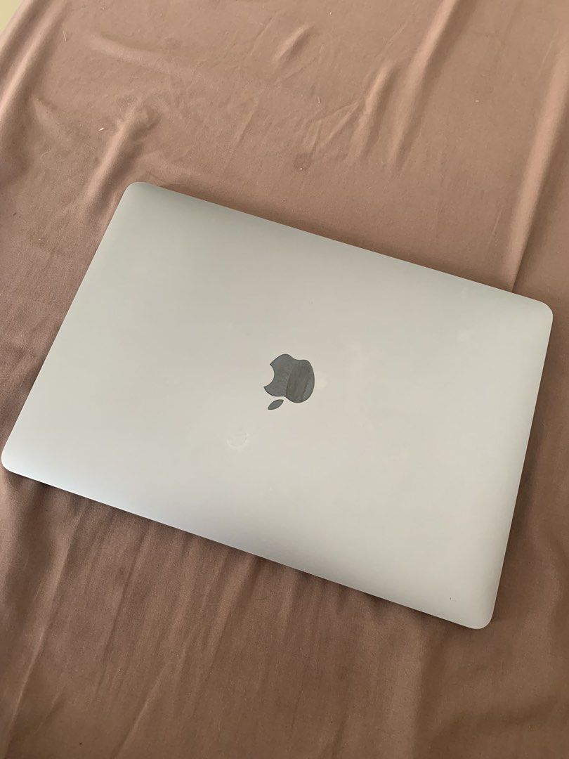 MacBook Pro 13-inch M1 (Category: Laptops & Notebooks) located in Manila. Submitted by abanasihan28794 (Listing ID 1437467605, Image 2). Description: - MacBook Pro 13-inch Retina display - Apple M1 chip - 8GB memory - 256GB storage - macOS Sequoia 15.1.1 can upgrade to tahoe Nakatambak lang kasi may bago na - Battery cycle count: 490 - Color: Silver.