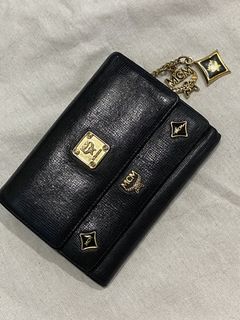 (Category: ) located in . Submitted by irishaidapreloved (Listing ID 1437445963, Image 1). Description: .