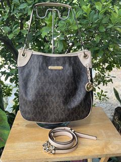 (Category: ) located in . Submitted by mybag2025 (Listing ID 1437430329, Image 1). Description: .