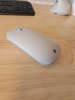 Microsoft Surface Mouse458599215075184640