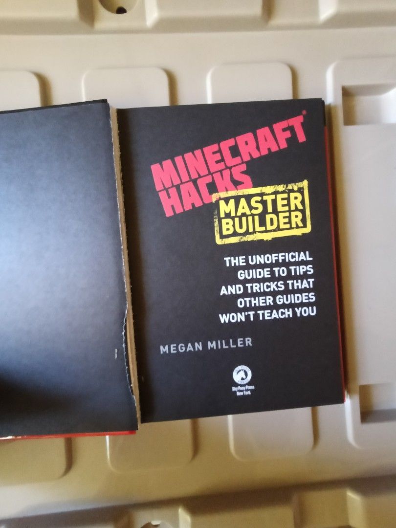 Minecraft Hacks Master Builder Book (Category: Storybooks) located in Las Pinas. Submitted by prelovedreads1 (Listing ID 1437445518, Image 3). Description: Minecraft Hacks Master Builder (hb) ** VISIBLE FLAW INSIDE but the rest is ok. MOP: Gcash (payment first) MOD: pickup by Lalamove/Grab or delivery via Gogoexpress or J&T (standard delivery) NOTE: **If Lalamove/Grab, the buyer will book it. May have an additional 10 to the sf due to village ent