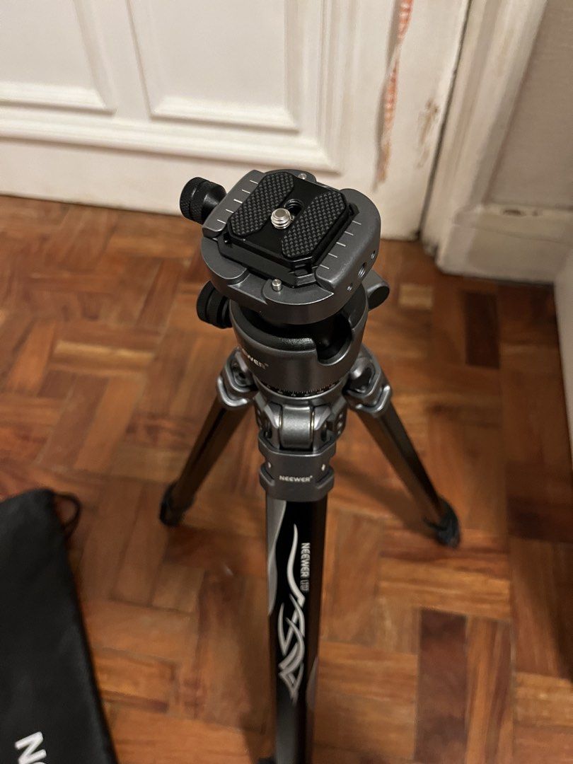 Neewer LT07 61" Travel Tripod (Category: Tripods & Monopods) located in Makati City. Submitted by sabseonho (Listing ID 1437426925, Image 3). Description: - Neewer LT07 61" Travel Tripod - Includes carrying bag and accessories Never used, only taken out of the box and stored. Rfs- too big, will buy a smaller one. Location: Makati Shipping: via lalamove / grab Courier: LBC only SF shouldered by the buyer. .