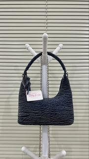 (Kategori: ) berada di . Dikirim oleh chicsecondhand (ID iklan 1437406553, Gambar 1). Deskripsi: .