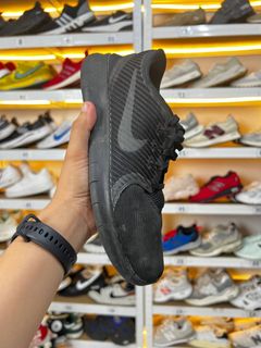 (Category: ) located in . Submitted by soletrip_footwear_trading (Listing ID 1437455089, Image 1). Description: .