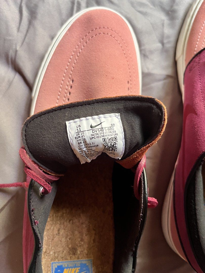 Nike SB Zoom Janoski OG+ (Category: Sneakers) located in Cebu City. Submitted by tasha.07 (Listing ID 1437552988, Image 3). Description: - Nike SB Zoom Janoski RM sneakers - US size 11 - Pink and burgundy suede upper - Zoom Air unit for cushioning - Vulcanized construction for board feel - Durable rubber outsole - Classic low-profile design.