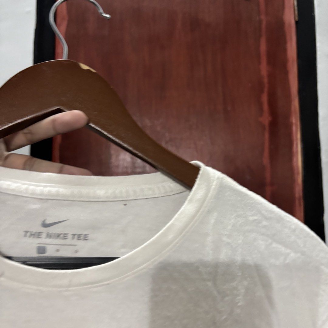 NIKE SHOE BOX T-shirt (Category: Tshirts & Polo Shirts ) located in Valenzuela. Submitted by eightyythrift (Listing ID 1437575000, Image 2). Description: .