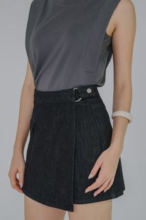 (Category: ) located in . Submitted by shop.moomin (Listing ID 1437404530, Image 1). Description: .
