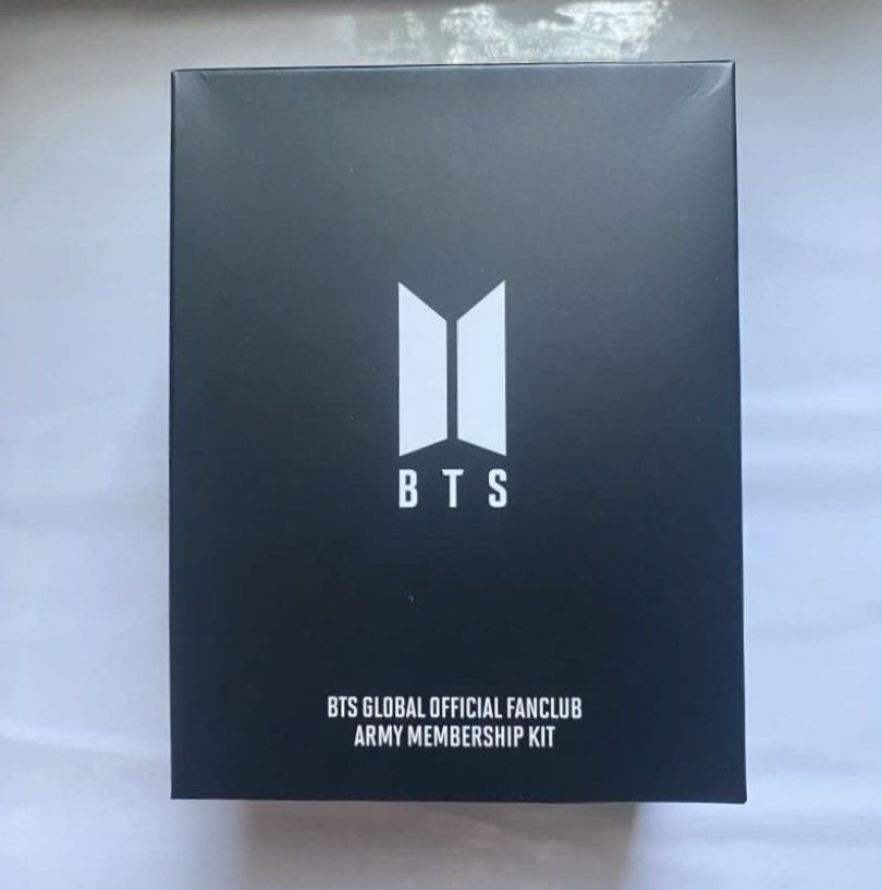 ONHAND: 12th BTS ARMY Membership Kit (Sealed) (Category: K-Wave Merchandise) located in Muntinlupa City. Submitted by glossrunch (Listing ID 1437577555, Image 2). Description: P800 + Isf ❌membership card not included *actual photos posted / sealed gcash/bpi jnt/sdd - BTS Global Official Fanclub ARMY Membership Kit - Cap - Photo cards • : bts rm namjoon jin suga jhope jimin taehyung jungkook yoongi.