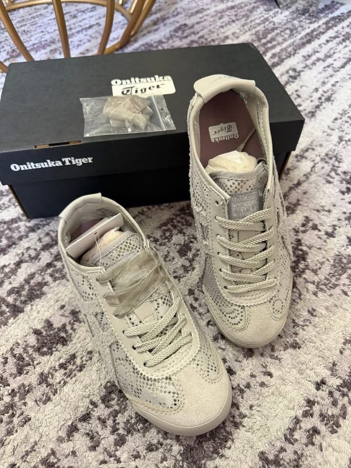 OT Mexico 66 Lace Jacquard Mesh Styles (Category: Sneakers) located in Quezon City. Submitted by prettysoleph1_ (Listing ID 1437562705, Image 3). Description: ♡ Actual pic posted ♡ Onhand limited stock onhand ♡ No cancellation, return and exchange of orders. ♡ No rush orders / RUDE BUYERS ♡ No payment, no book /No book rider then pay ♡Orig Vietnam released ♡ Payment first policy in all items: GCASH or BANK ♡ mod: SDD (can only accomodate buyers f