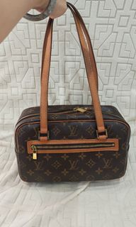 (Category: ) located in . Submitted by junecloset (Listing ID 1437496438, Image 1). Description: .