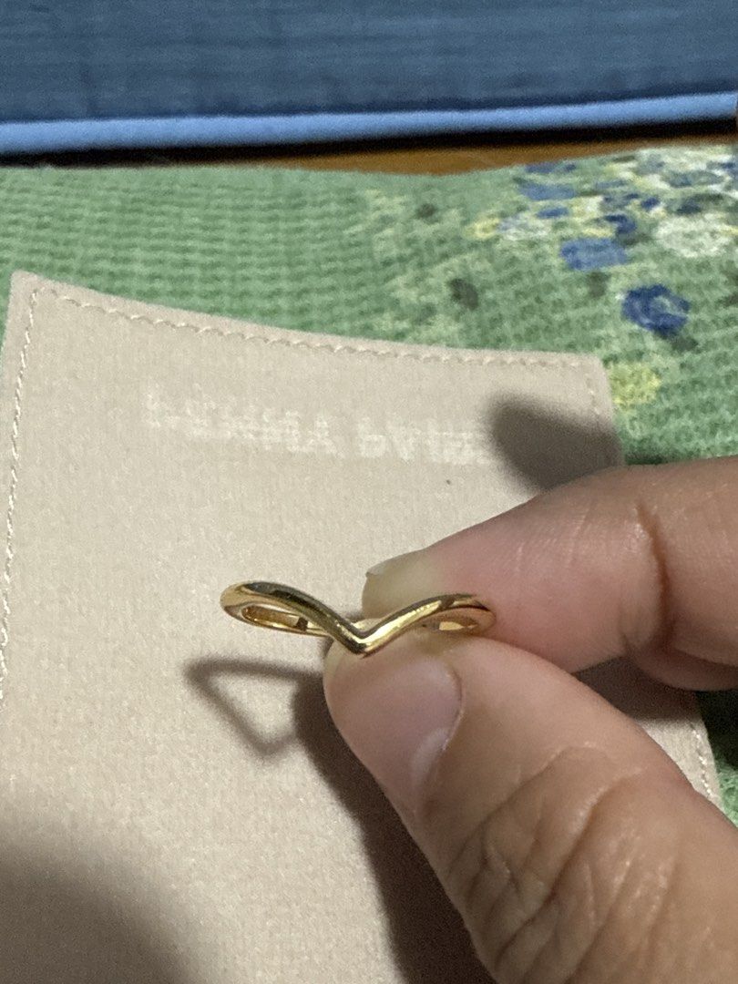 Penny Pairs Maeve Gold Ring (Category: Rings) located in Mabalacat. Submitted by .jellyfish_ (Listing ID 1437408431, Image 2). Description: - Maeve gold ring - V-shaped design - Includes neutral-colored pouch - Selling Price: ₱1,699.00.