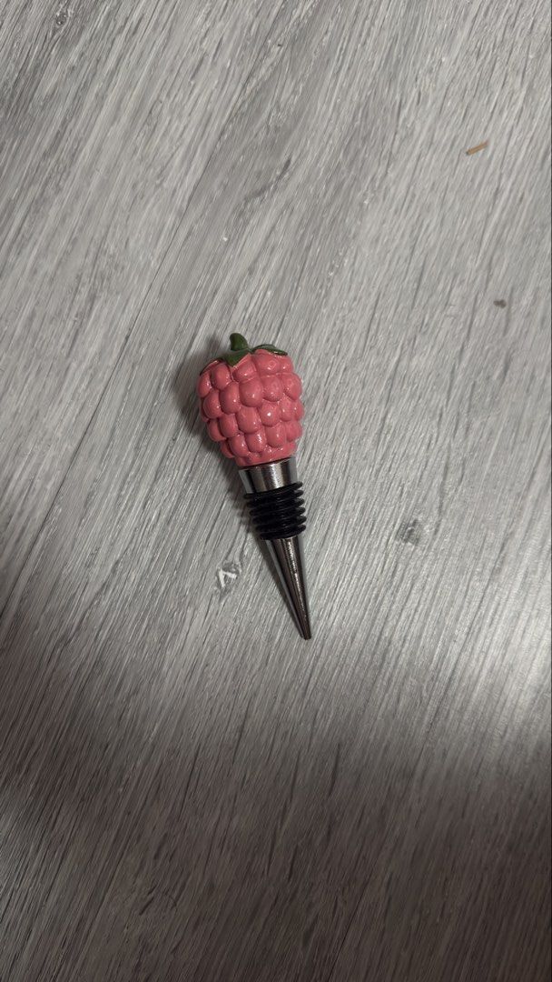 Raspberry Wine Bottle Stopper flying tiger (Category: Water Bottles & Tumblers) located in Antipolo. Submitted by chiilllyoo (Listing ID 1437481345, Image 1). Description: - flying tiger, never been used cos I thought it would fit my small water bottle, but obvi its for wine 😭 Loc: Marikina - Marcos Highway (near sta lucia / Starbucks Marcos), I prefer lalamove/grab (weekdays) can be picked up on QC - Scout Area (only on friday night & saturdays