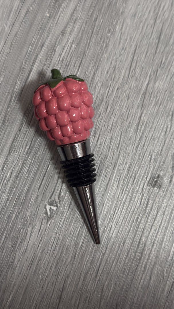 Raspberry Wine Bottle Stopper flying tiger (Category: Water Bottles & Tumblers) located in Antipolo. Submitted by chiilllyoo (Listing ID 1437481345, Image 2). Description: - flying tiger, never been used cos I thought it would fit my small water bottle, but obvi its for wine 😭 Loc: Marikina - Marcos Highway (near sta lucia / Starbucks Marcos), I prefer lalamove/grab (weekdays) can be picked up on QC - Scout Area (only on friday night & saturdays
