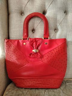 (Category: ) located in . Submitted by yensfashionfinds (Listing ID 1437545622, Image 1). Description: .
