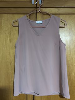 (Category: ) located in . Submitted by clearnywardrobe_ (Listing ID 1437558268, Image 1). Description: .