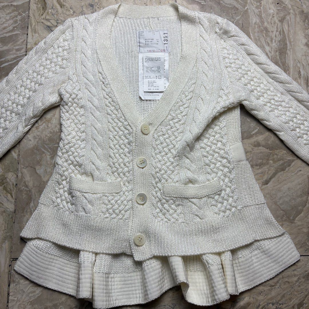 Sacai Knitted Top (Category: Coats, Jackets and Outerwear) located in Dinalupihan. Submitted by hell.thrift (Listing ID 1437416139, Image 2). Description: Sacai knitted No issue Size:1 Length:23 Width:17 .