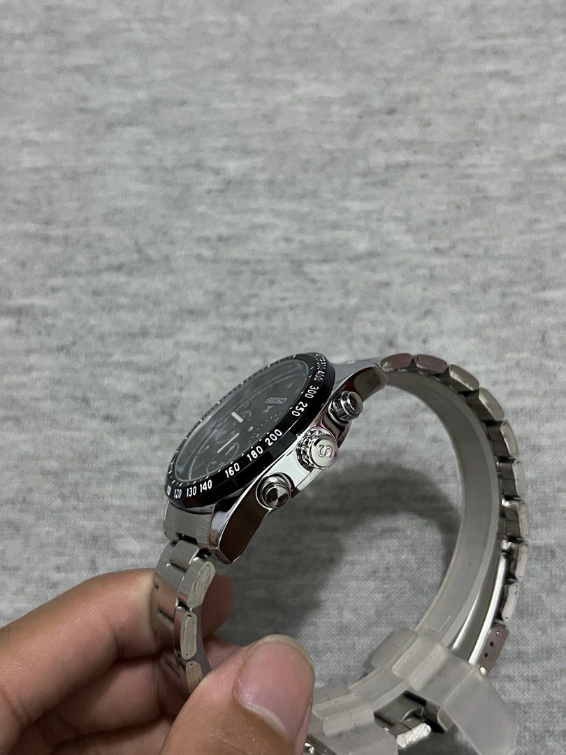SEIKO PROSPEX SOLAR CHRONOGRAPH (Category: Men's Watches) located in Manila. Submitted by aihzenbalt91094 (Listing ID 1437456031, Image 2). Description: - SEIKO PROSPEX SOLAR CHRONOGRAPH - 39 MM - WITH DATE - AUTOMATIC - ROTATING BEZEL - DOUBLE LOCK - WATER RESISTANT - HEAVY/HEAVY STRAP - WORKING - AS NEW - NO ISSUE - WITH BOX IF CLAIM CLAIM 1,500.