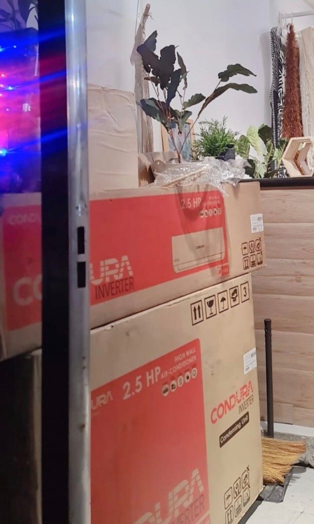 Selling Condura 2.5 HP inverter split-type aircon (Category: Air Conditioning and Heating) located in Mandaluyong City. Submitted by peachymorota (Listing ID 1437461097, Image 1). Description: Hi 😊 Selling Condura 2.5 HP inverter split-type aircon ✨ Used for around 1 year only, still in very good condition and strong cooling. Complete unit with remote. Stored for a while (left in old store in Mandaluyong), no box anymore. Needs freon refill due 