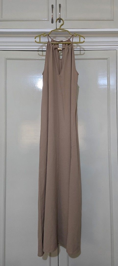 Shein Light Brown Halter Dress (Category: Dresses) located in Quezon City. Submitted by rachelleee_ (Listing ID 1437426073, Image 1). Description: Shein Light Brown Halter Dress Design: Halter neck with flowing silhouette Color: Light brown Neckline: V-neckline Back: Keyhole with ribbon Size: Small, EU 36, US 4 Used once only.