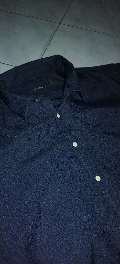 Short Sleeve Polo Shirt (Category: Tshirts & Polo Shirts ) located in Taytay. Submitted by nica.castejon.oraa (Listing ID 1437572377, Image 3). Description: - Short sleeve polo shirts (BARONG TYPE) - Available in navy blue and beige - Navy blue: collared neckline, chest pocket - Beige: V-neck design - Button-up closure - Made of smooth, possibly woven fabric NAVY BLUE - LARGE CREAM - XTRA LARGE TAKE IT ALL FOR 500.00 RFS: MEDIUM SIZE NA YUNG MAG 