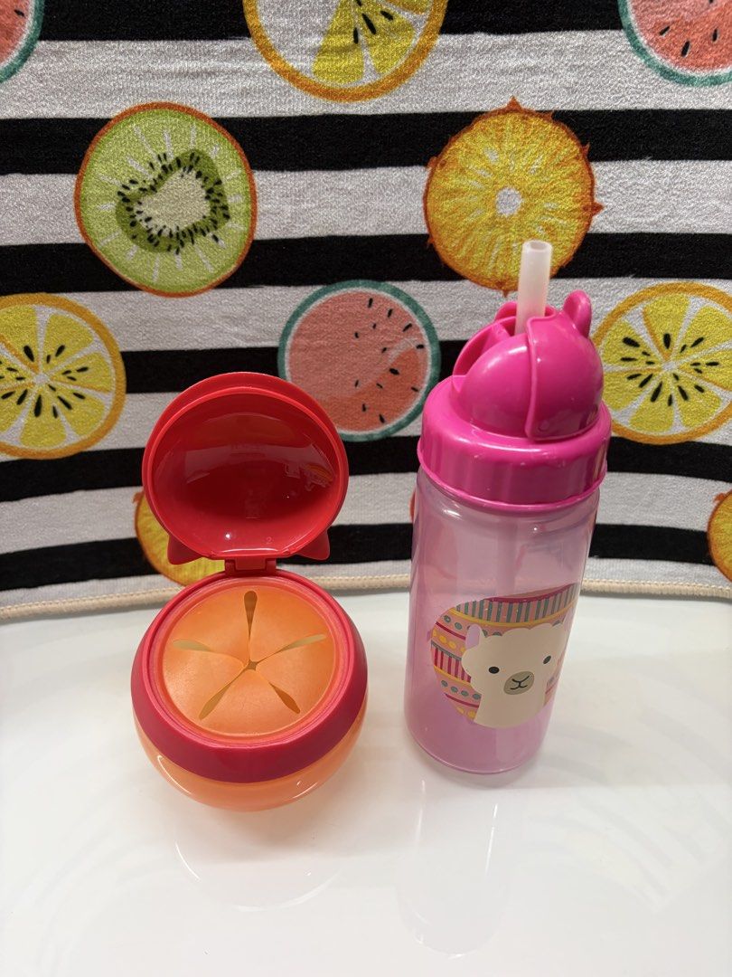 Skip hop tumbler snack box (Category: Weaning & Toddler Feeding) located in Manila. Submitted by thekidshop (Listing ID 1437515024, Image 2). Description: .