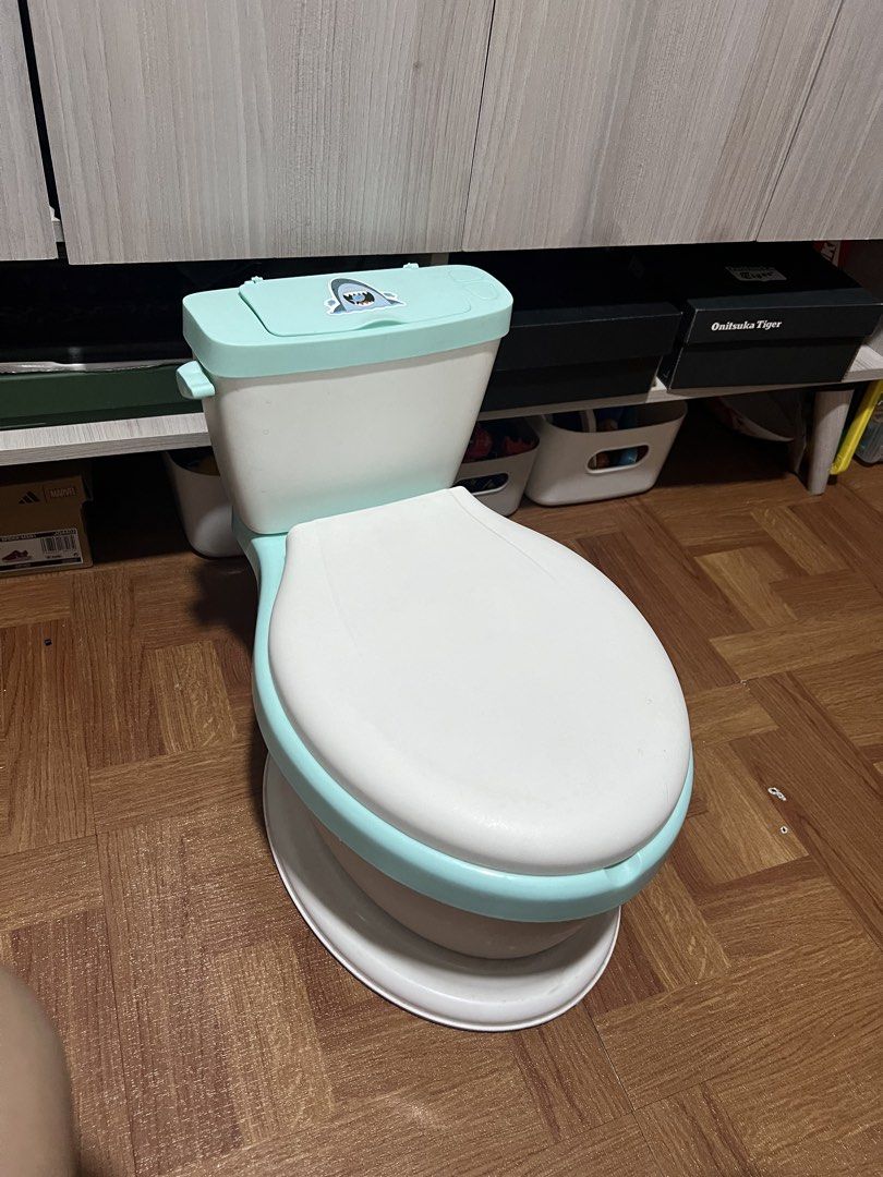 Small potty for toddler (Category: Bathtub & Bath Accessories) located in Manila. Submitted by mar.quin (Listing ID 1437426681, Image 1). Description: Unused po ito ah Natambak na lang kasi .