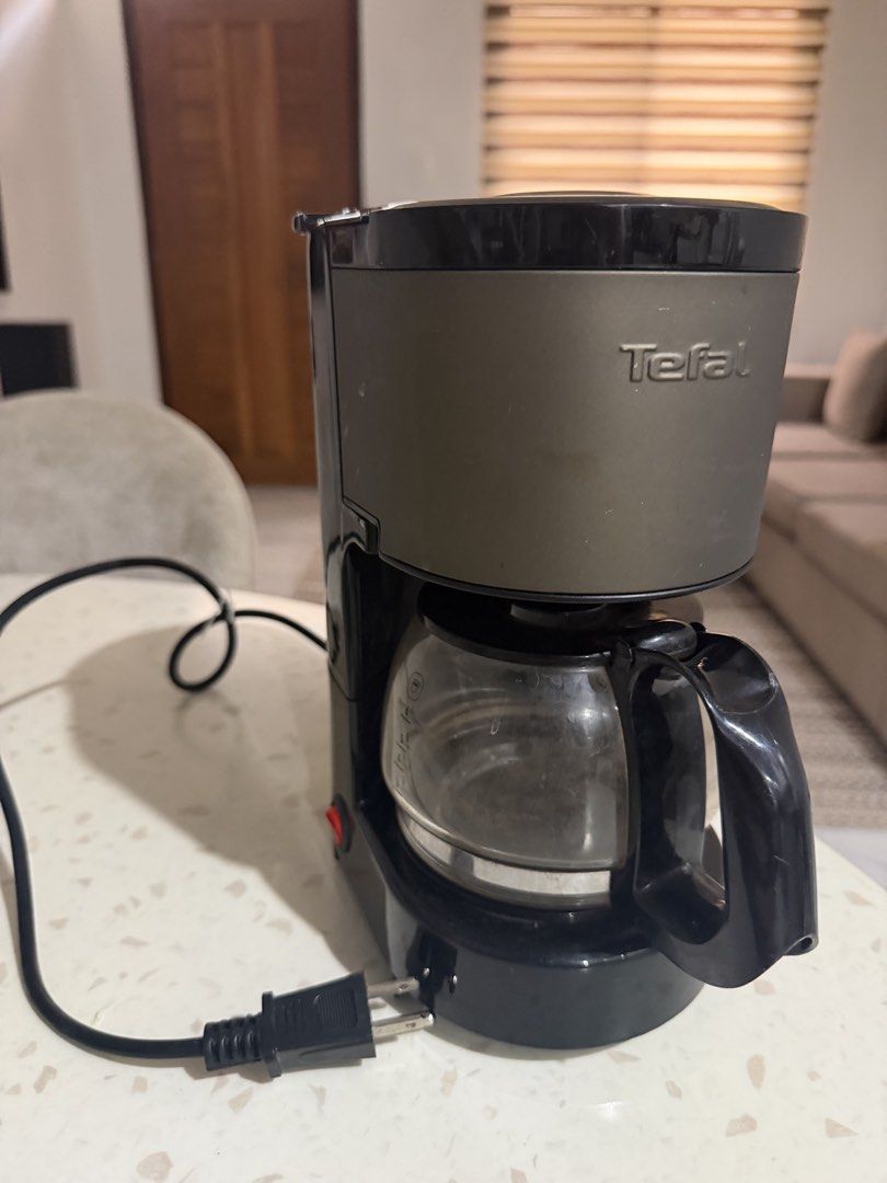 Tefal Delfini Mini Coffee Maker CM312DKR 4-6 Cups (Category: Coffee Machines & Makers) located in Rizal. Submitted by shopwithdikyu (Listing ID 1437504445, Image 3). Description: Tefal Delfini Mini Coffee Maker CM312DKR 4-6 Cups.