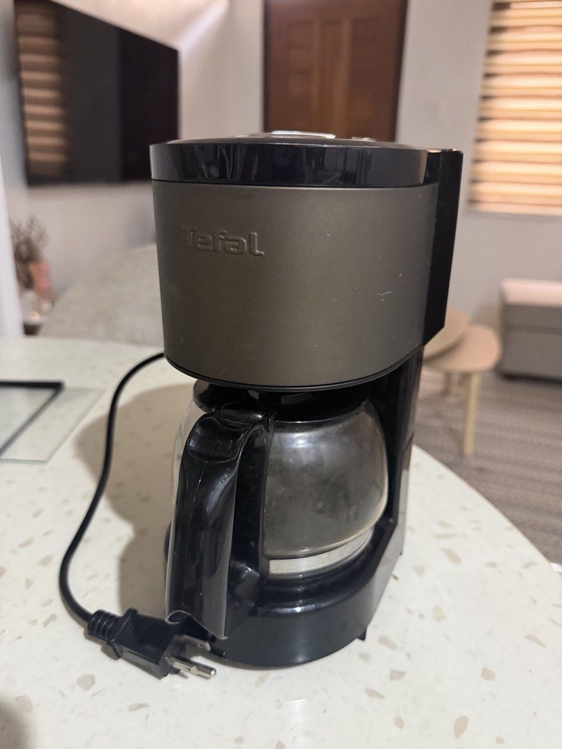 Tefal Delfini Mini Coffee Maker CM312DKR 4-6 Cups (Category: Coffee Machines & Makers) located in Rizal. Submitted by shopwithdikyu (Listing ID 1437504445, Image 2). Description: Tefal Delfini Mini Coffee Maker CM312DKR 4-6 Cups.