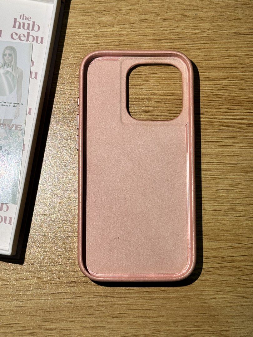 The Hub Cebu Iphone 15 pro pink puffer case (Category: Cases & Sleeves) located in Caloocan City. Submitted by tkqtty (Listing ID 1437571300, Image 3). Description: - A lot of scratches mark on the case - Still aesthetically pleasing if u are wondering. Matagal ko siya nagamit dati kaya nagka marks. - can slightly negotiate ☺️ Rfs: decluttering case.