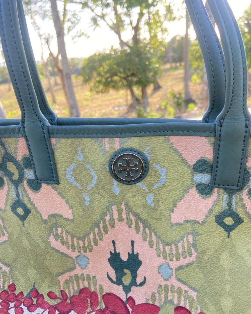 Tory Burch Issy Isola Parfait Kerrington (Category: Luxury Bags & Wallets) located in Aroroy. Submitted by rewear.ag (Listing ID 1437409215, Image 3). Description: .