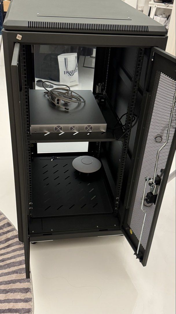 “Tough” server rack452594587633592322