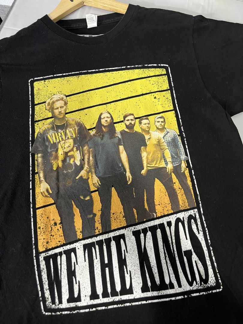 Tultex We The Kings Band Tee - Medium (Category: Tshirts & Polo Shirts ) located in Baguio. Submitted by cosmicgem_21b525 (Listing ID 1437515432, Image 2). Description: - Black We The Kings t-shirt - Features a graphic print - Size: Medium - Made in Mexico - Material: Cotton.