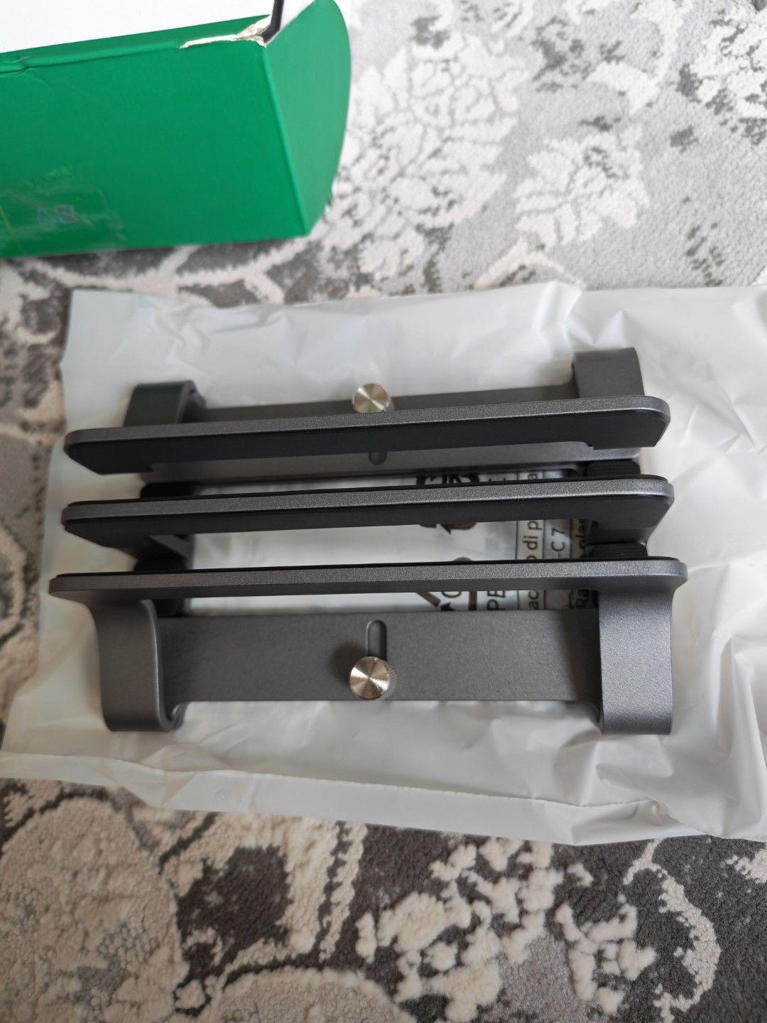 Ugreen vertical laptop stand452154539503800321
