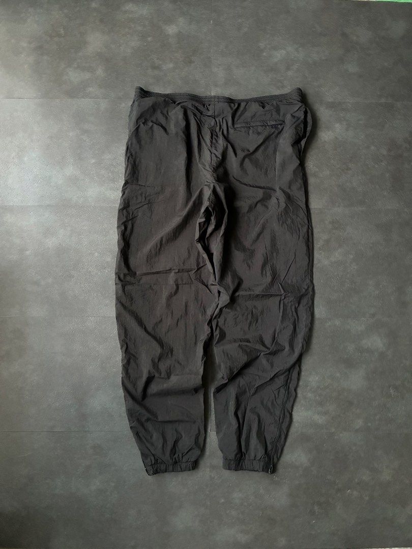 Vintage Nike Nylon Sweat Pants (Category: Joggers) located in Cabuyao City. Submitted by hesovint. (Listing ID 1437473046, Image 2). Description: IG: heso.vint Flaw: signs of use Fits: waist: 38 (adjustable) length: 40 thigh: 14 leg: 6 unit: inches +sf.