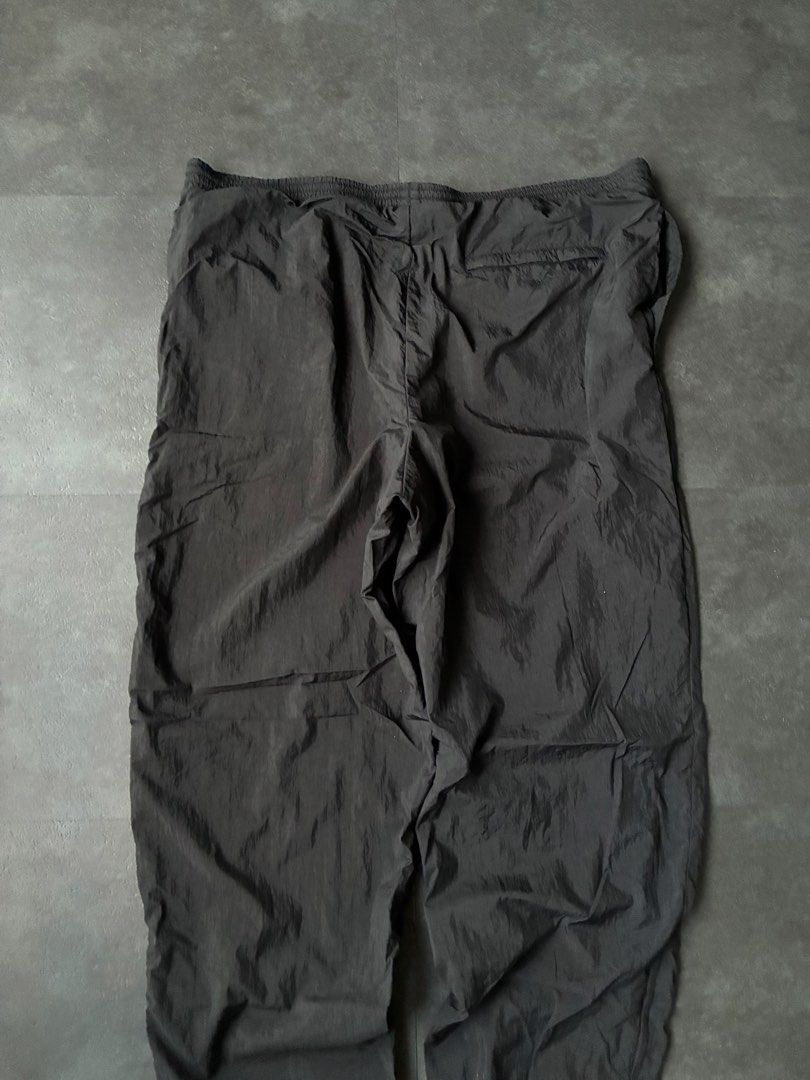 Vintage Nike Nylon Sweat Pants (Category: Joggers) located in Cabuyao City. Submitted by hesovint. (Listing ID 1437473046, Image 3). Description: IG: heso.vint Flaw: signs of use Fits: waist: 38 (adjustable) length: 40 thigh: 14 leg: 6 unit: inches +sf.