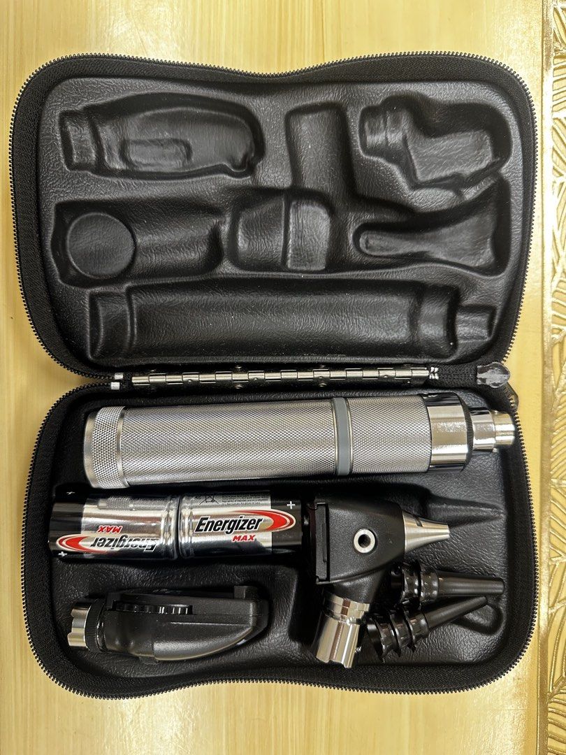 WelchAllyn Otoophthalmoscope (Category: Medical Supplies & Tools) located in Pasay City. Submitted by trizhatm (Listing ID 1437470525, Image 3). Description: Welch Allyn Oto Ophthalmoscope With batteries included. All attachments working. Used for few times only. Ready to use..