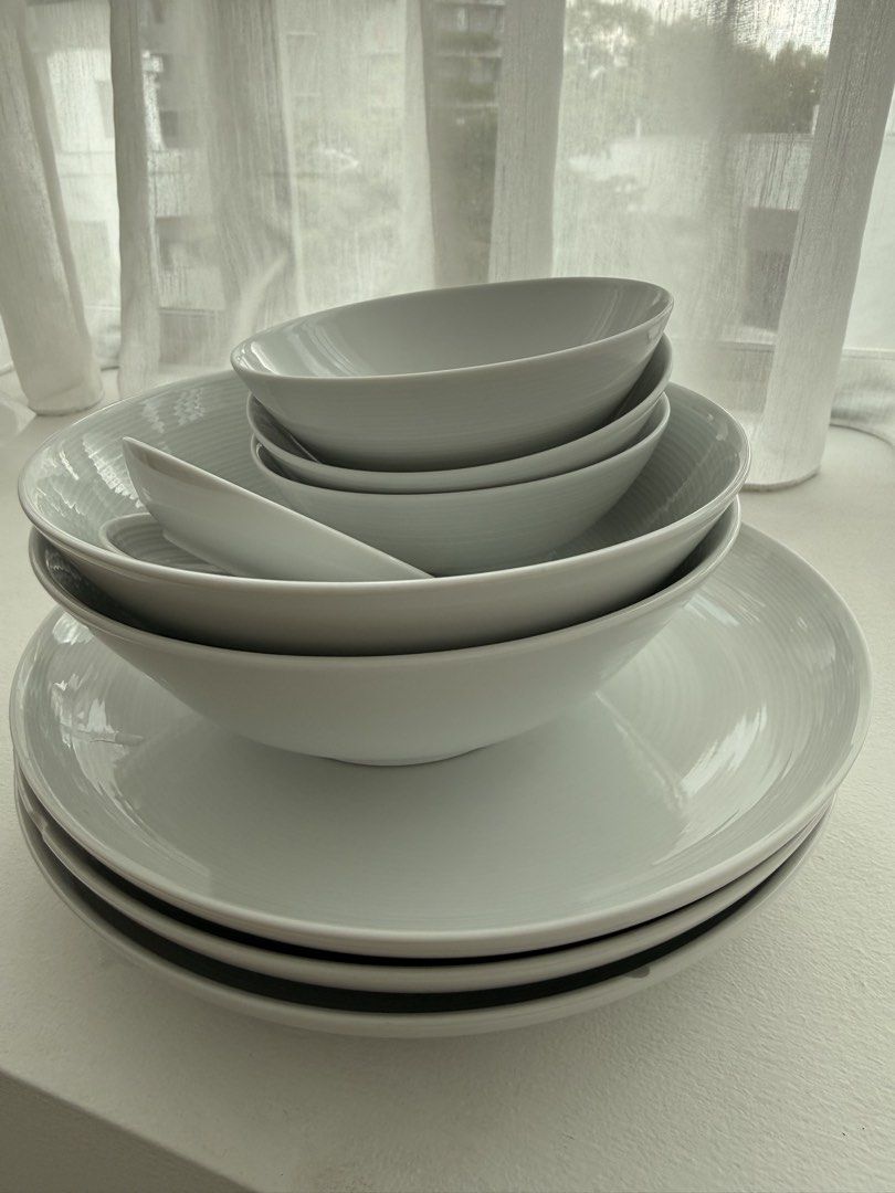 White Dinnerware Set - Bowls and Plates451843791709818880