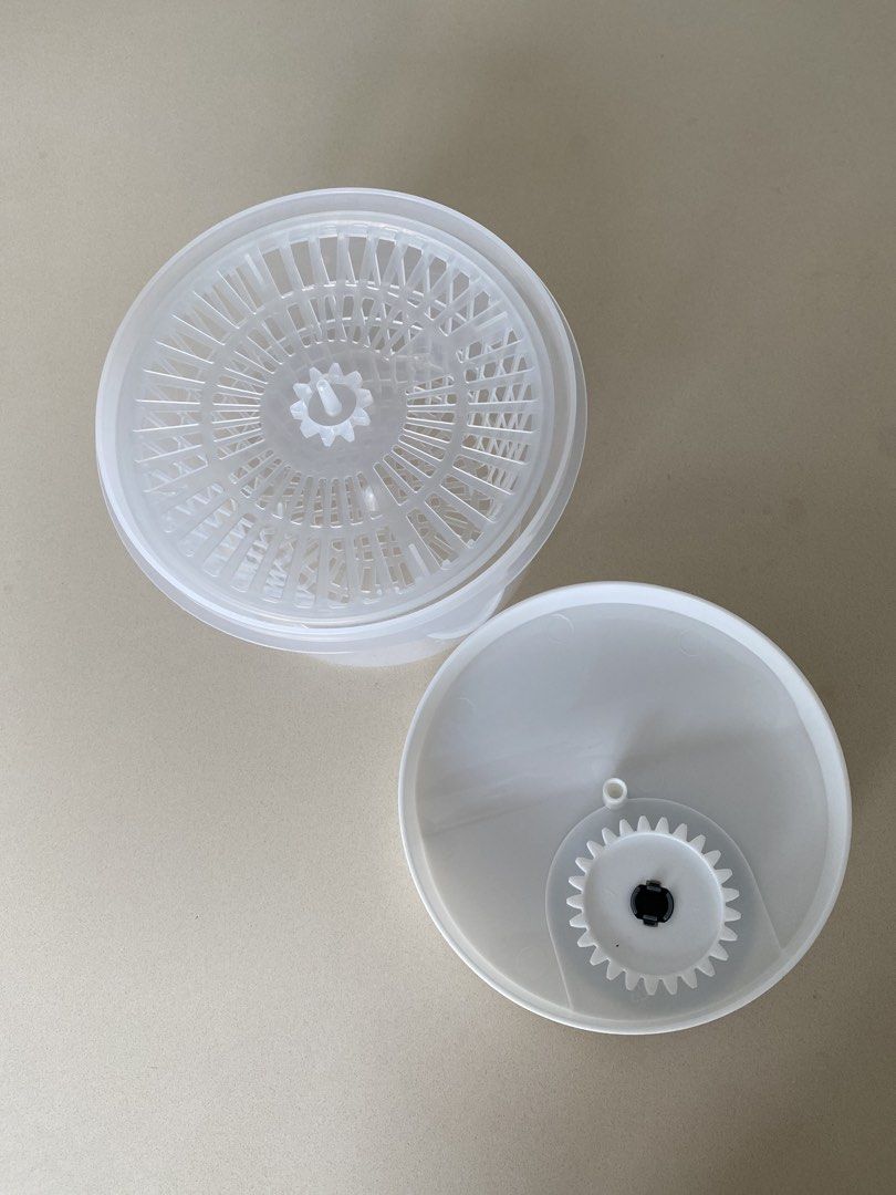 White Salad Spinner - Like New452082885869578241